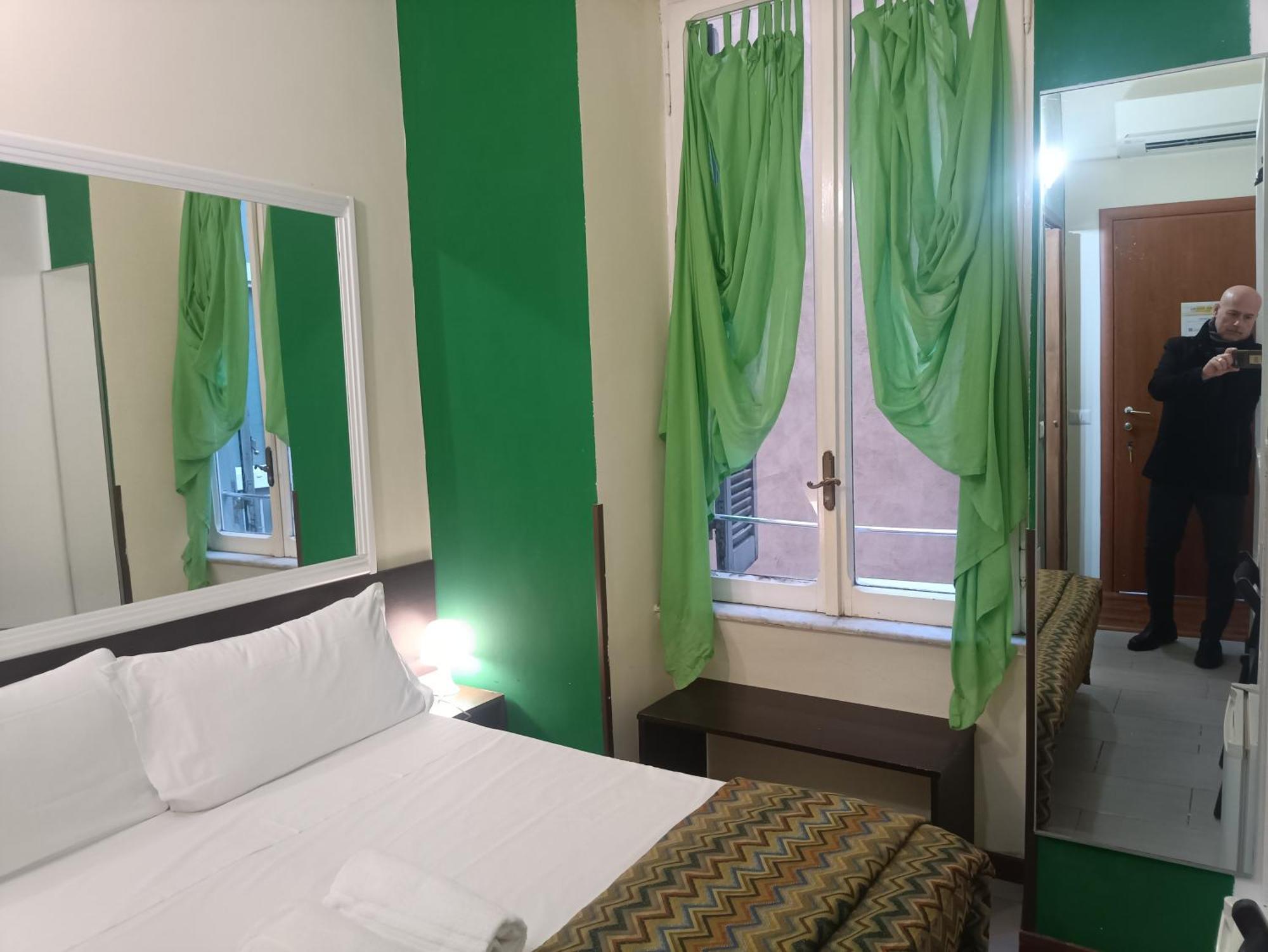 Enjoy Roma Bed & Breakfast Exterior photo